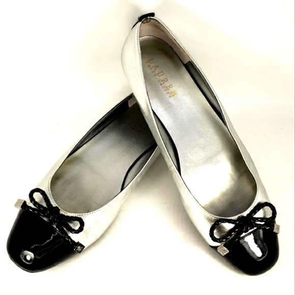 Lauren Ralph Lauren Silver Leather, Slip On, Capped Toe, Ballet Flats. Wmn 8.5M - Picture 10 of 13
